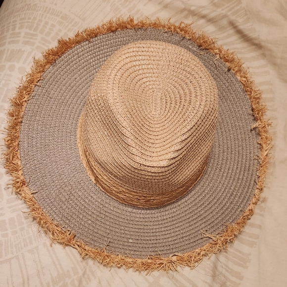 Super cute straw hat - Picture 2 of 4